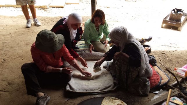 hands on in the tour