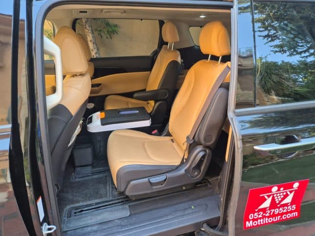 Kia Carnival inside back seats